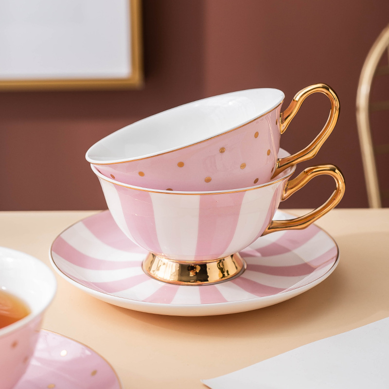 แก้วกาแฟเซรามิกสีชมพูพร้อมจานร - Kitchen Appliances Set บทวิจารณ์และราคา